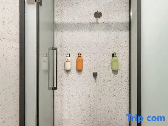 One Lemon Boutique Hotel (West Lake Lakeside Fengqi Road Subway Station)