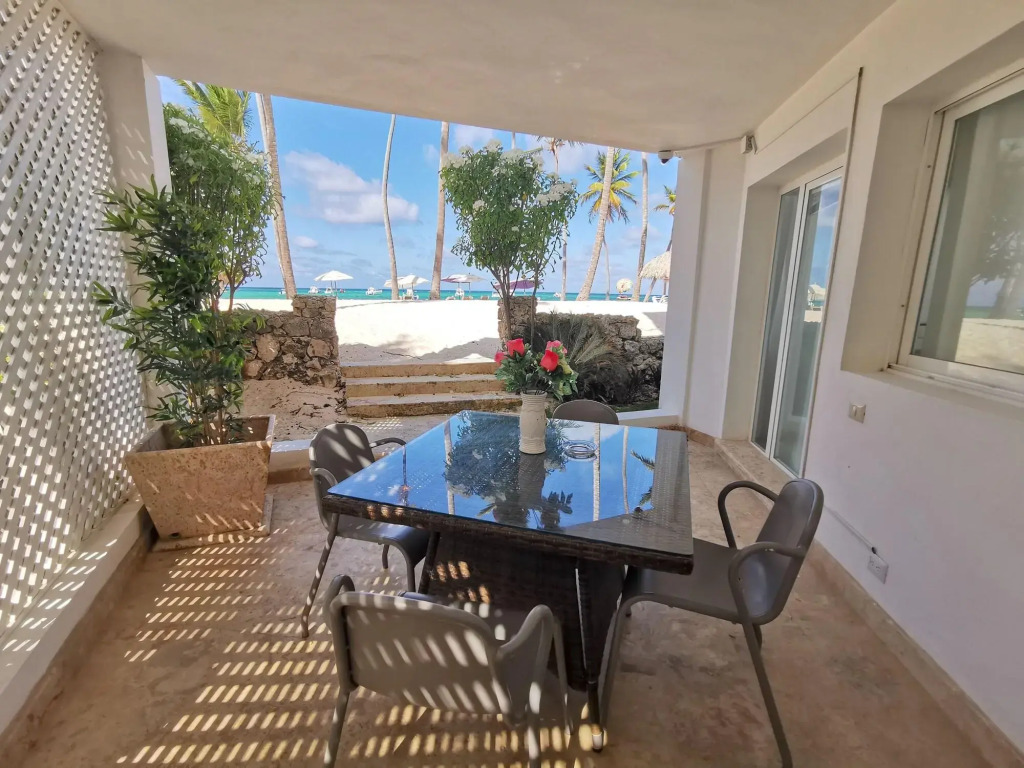 Bavaro Beach Condo-HOTEL with VILLAS & Suites WIFI BBQ Beach CLUB & SPA