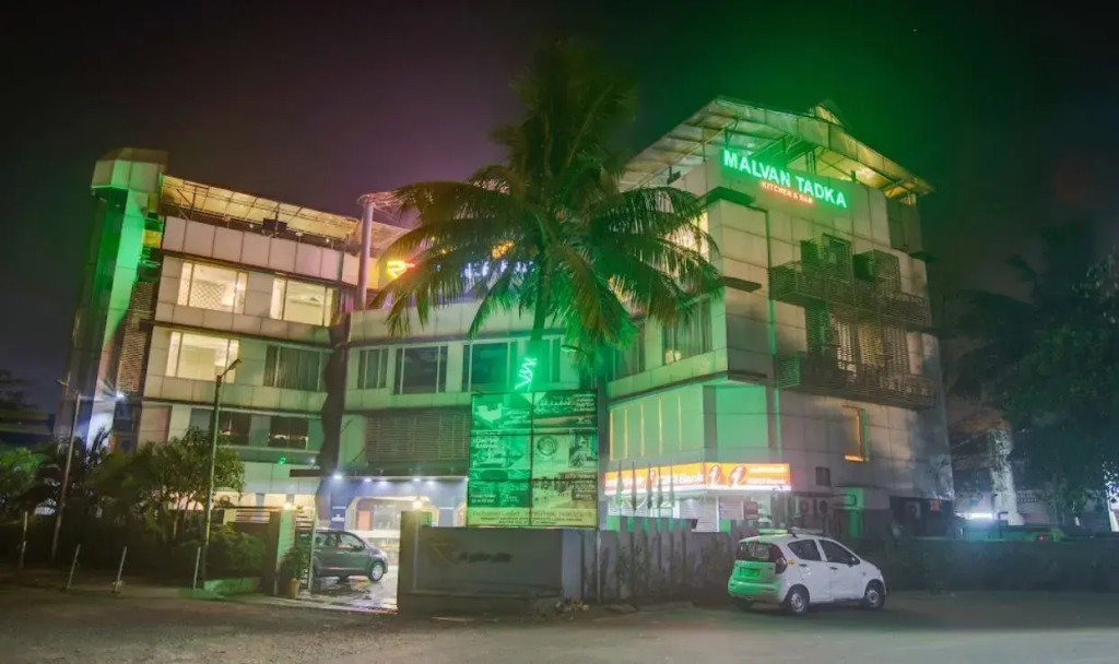 Hotel RR Suites - Near LODHA Xperia Mall