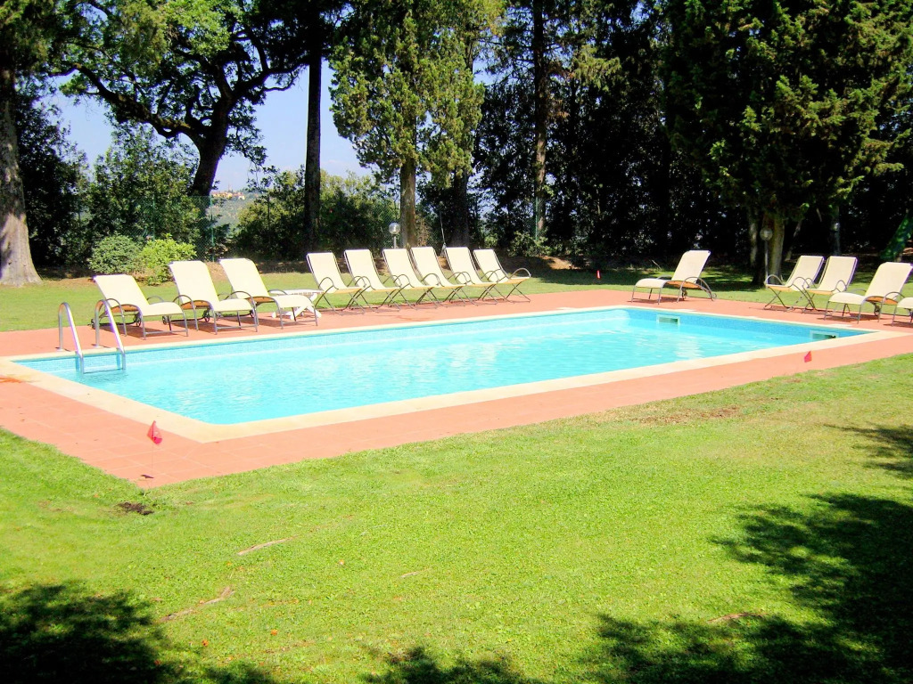 Tuscan Haven With Pool