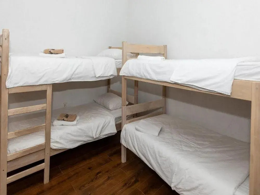 Lav Hostel & Café