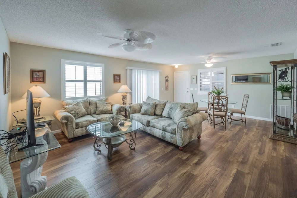 Hildalgo 489 by White Pelican VR