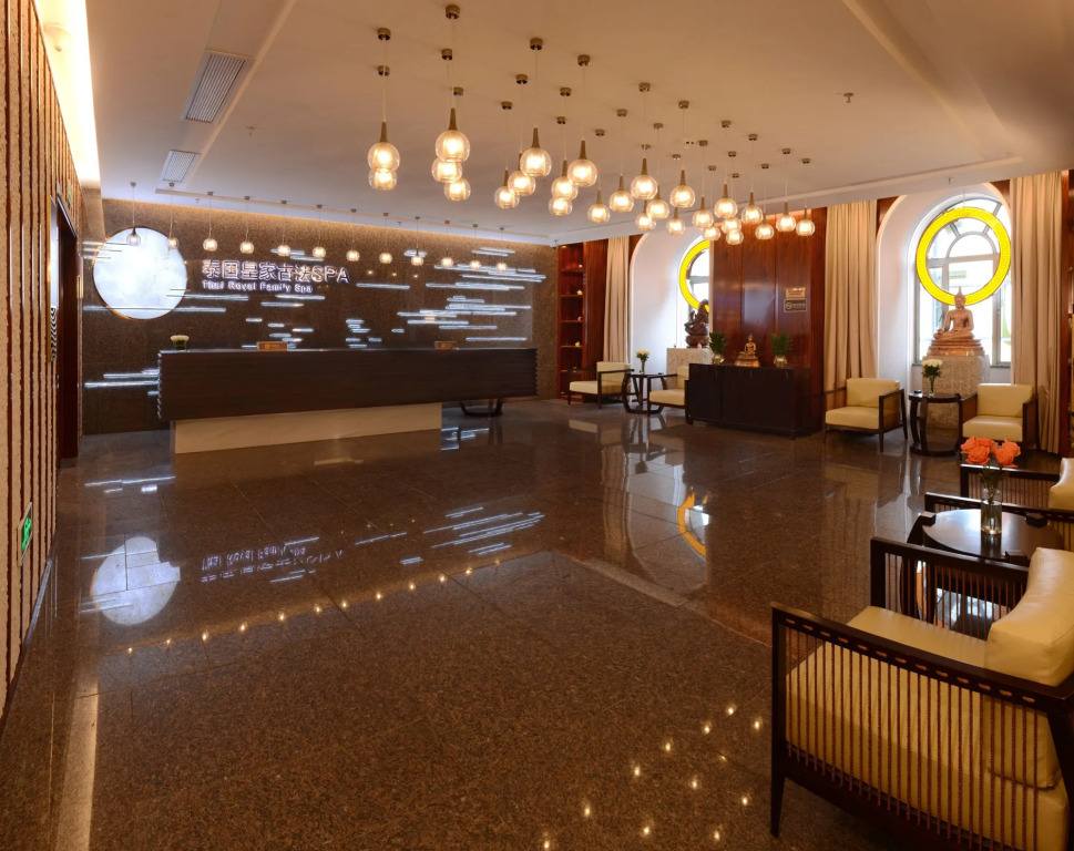 Menshine Gloria Plaza Hotel
