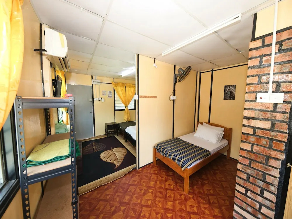 OYO 90960 Rajawali D'cabin Chalet Room