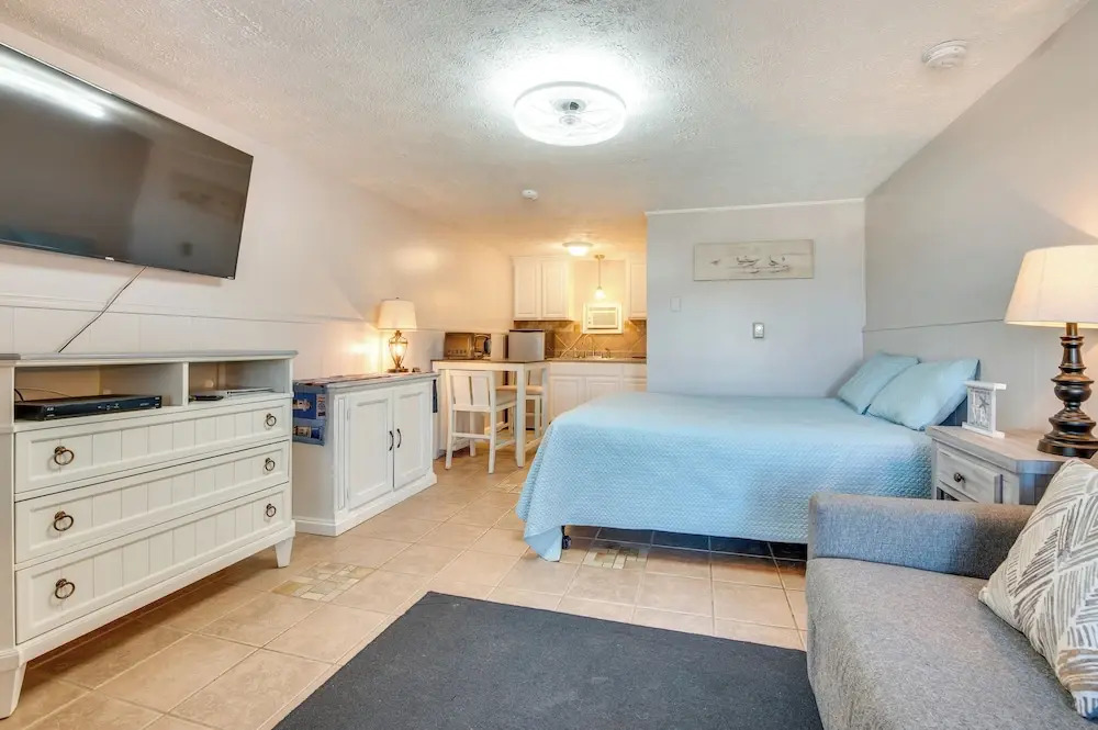 'beachfront 14' Condo on Old Orchard Beach