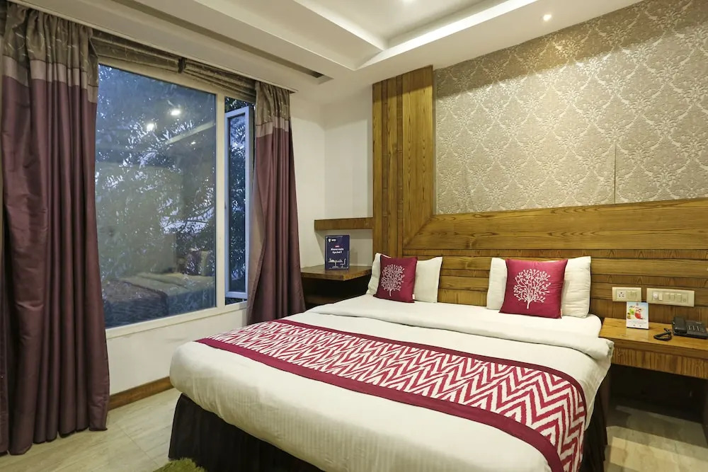 Collection O 8479 Hotel Ambience