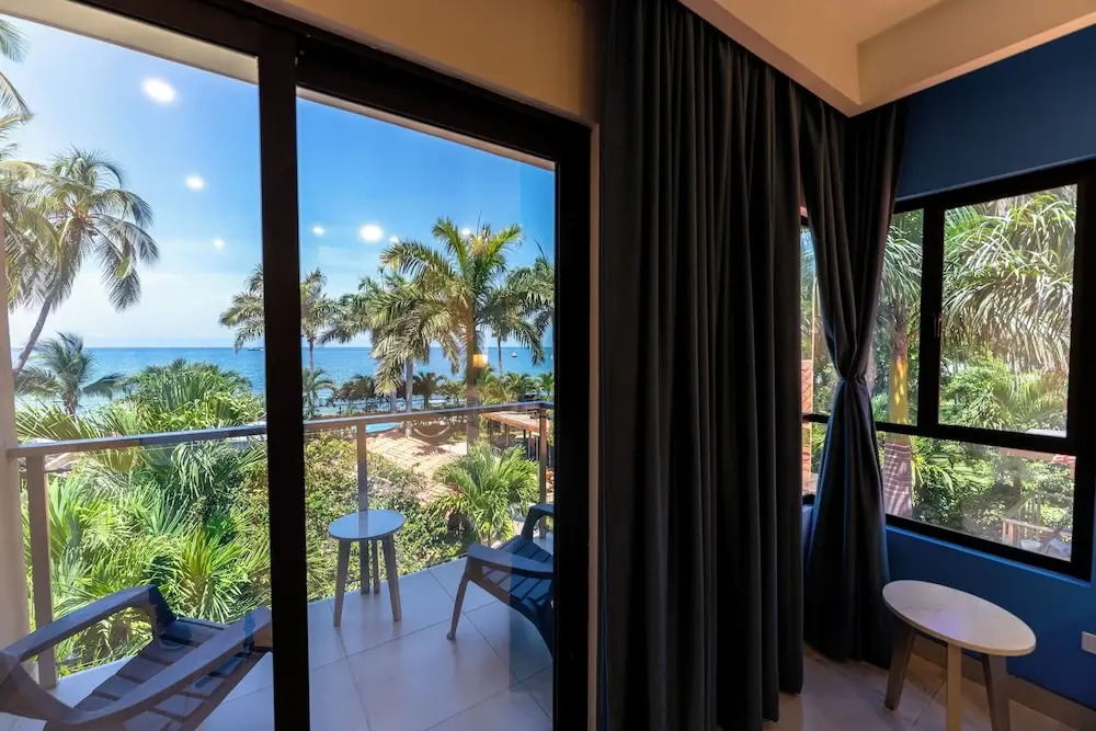 Casa Verano Beach Hotel