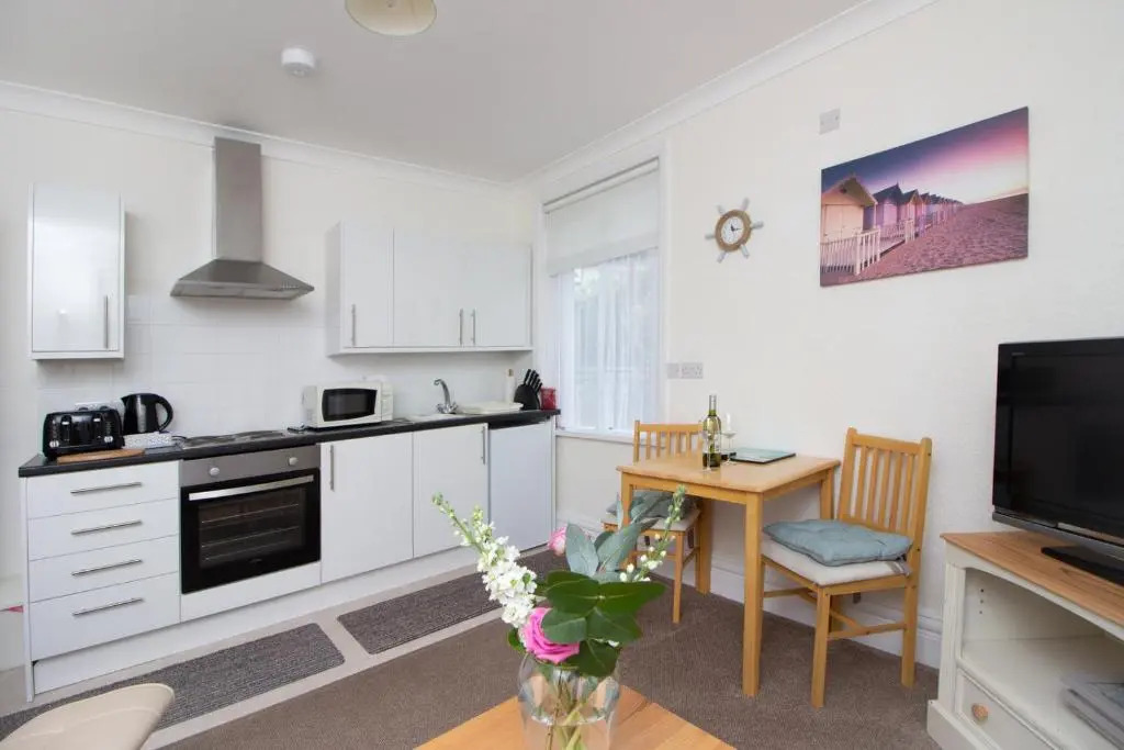 Three Beaches Holiday Apartments - close to Goodrington beach in Paignton