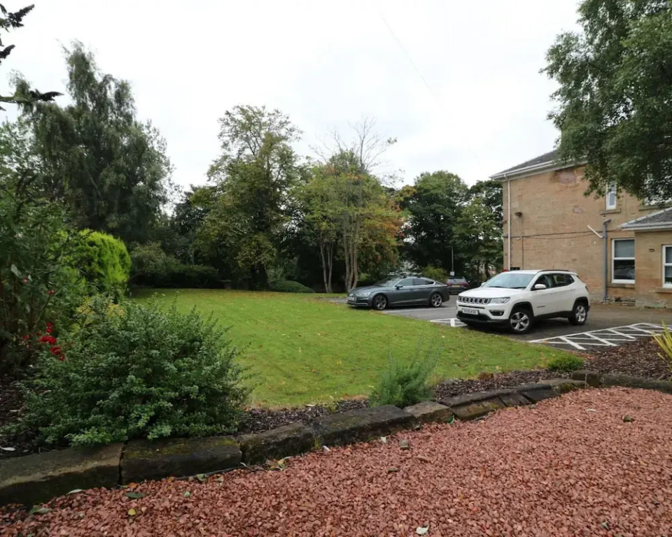 Linden Cottage Room 2 - Airdrie