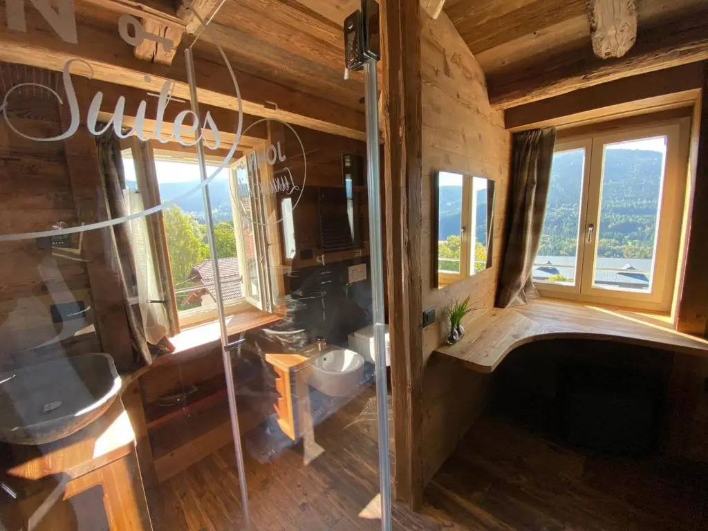 John Luxury Suites