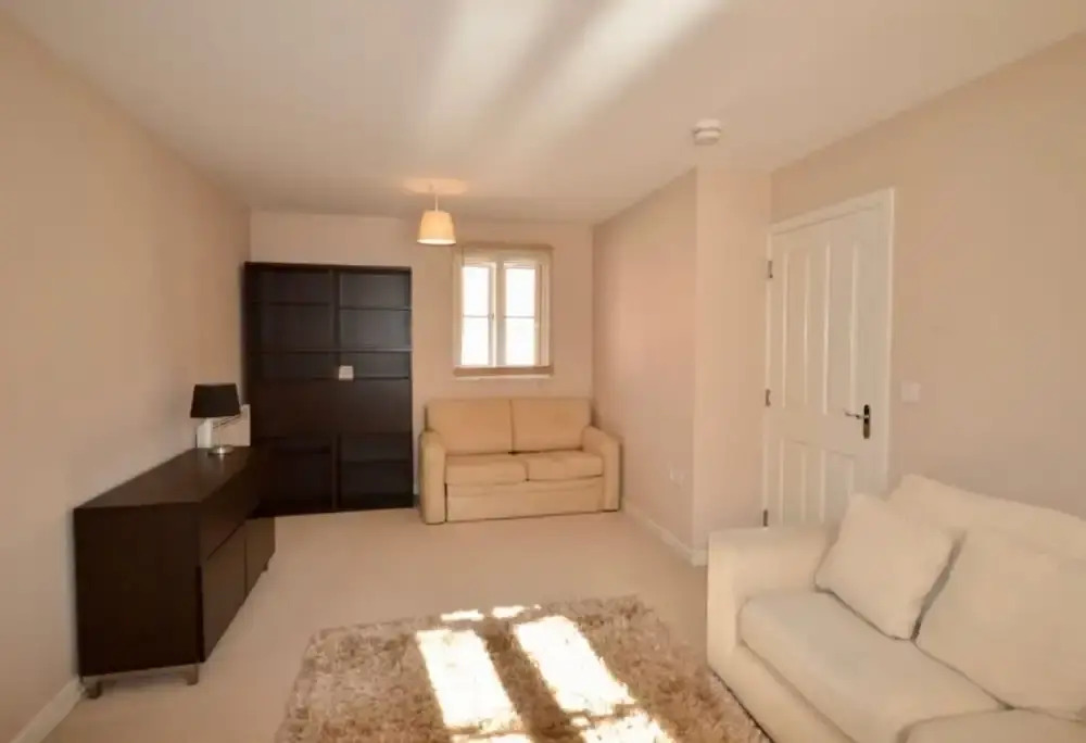 Bright 2 Bedroom Flat in Bedminster