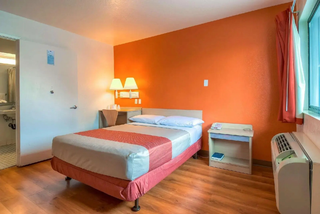 Motel 6-El Monte, CA - Los Angeles