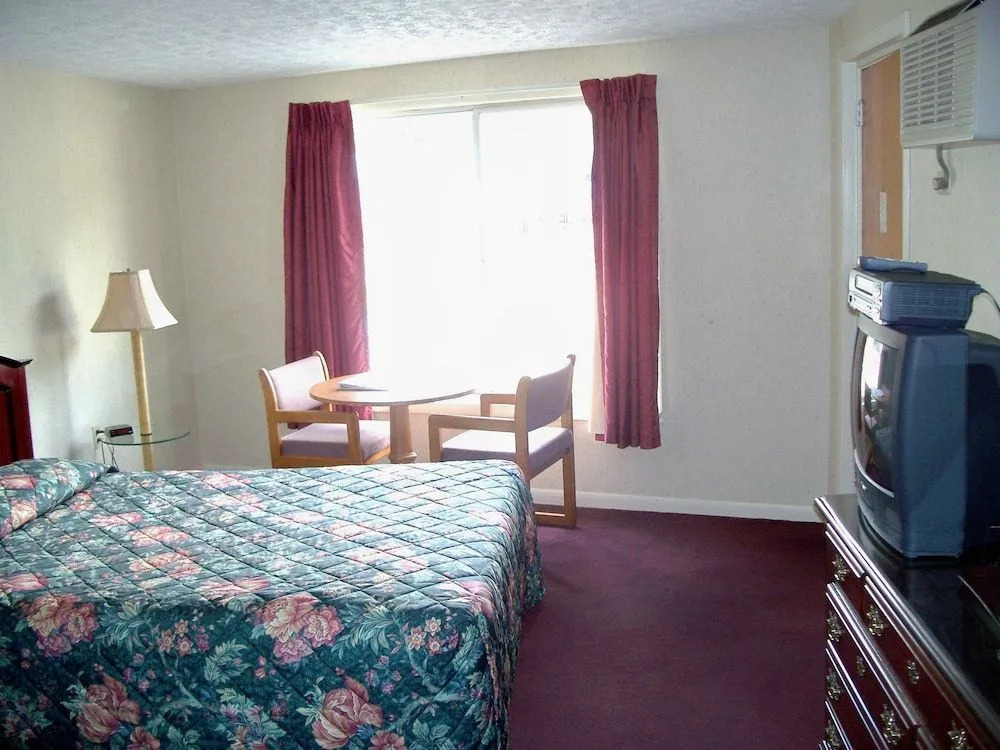 Castlewood Inn