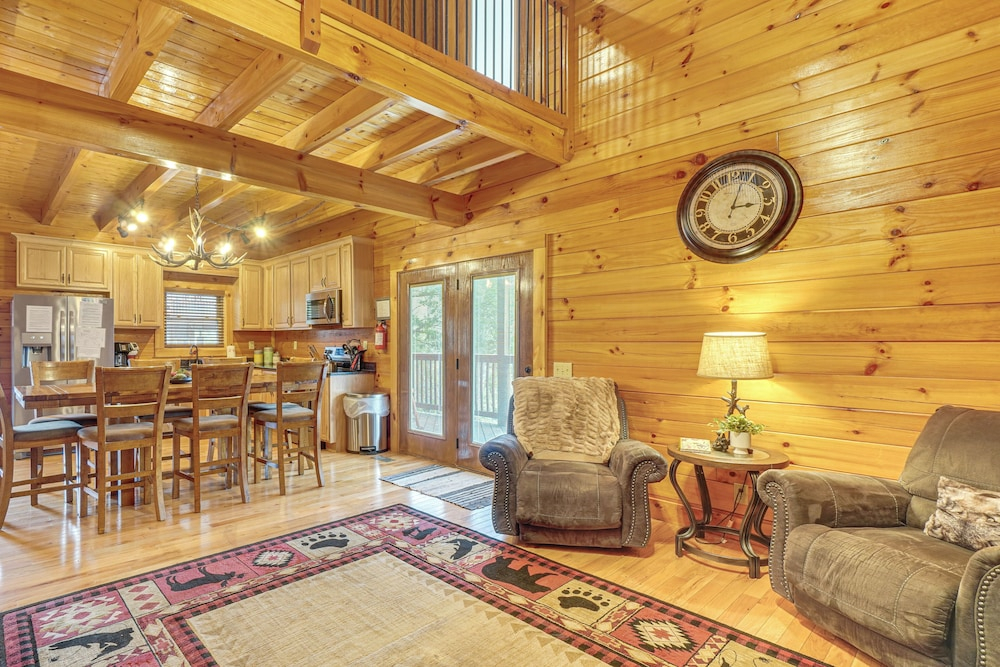 Mtn-view Gem w/ Hot Tub + Game Room in Sevierville