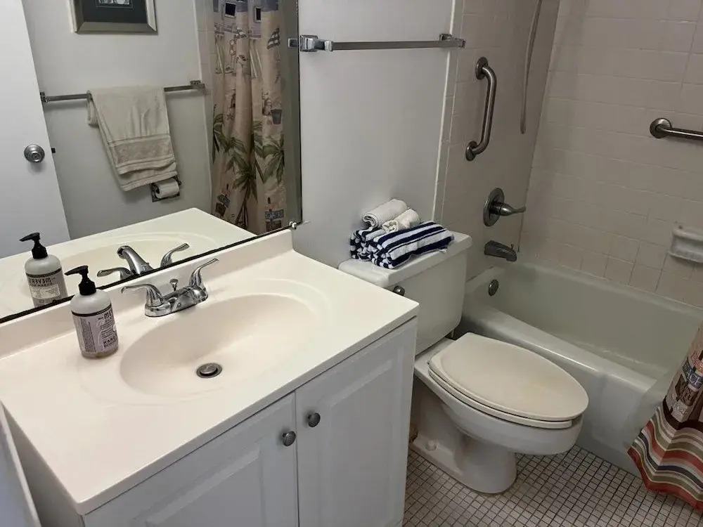 Vantage Pointe 138 - Condo Across The Street In Daytona Beach 1 Bedroom Condo