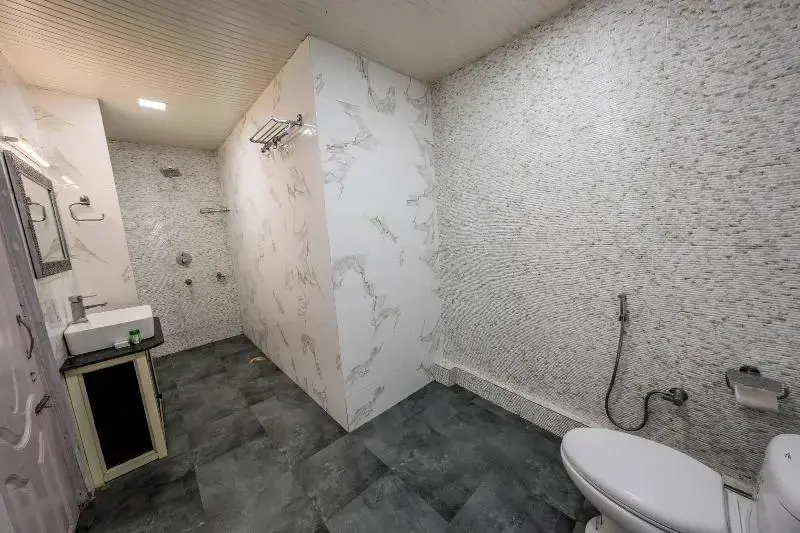 India Hotel - Hotel on Mall Road Nainital
