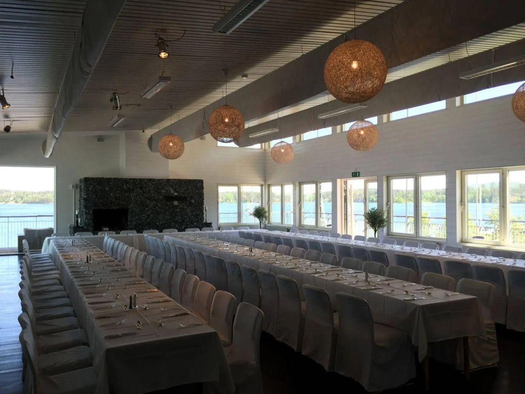 Pier 16