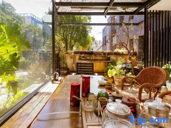 JuHui Art Sea View B&B