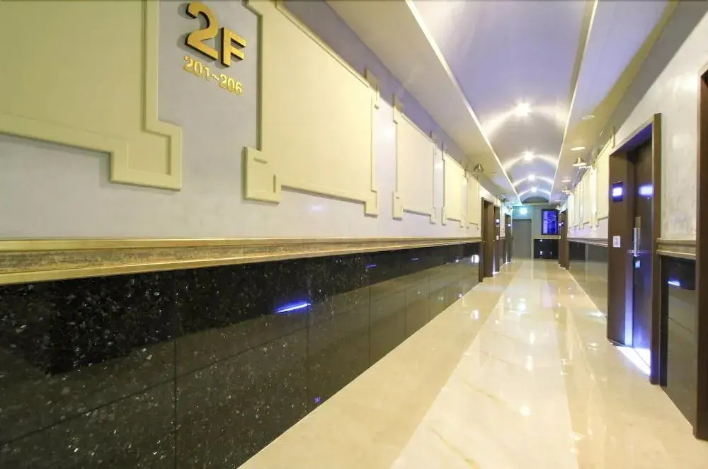 The King Hotel