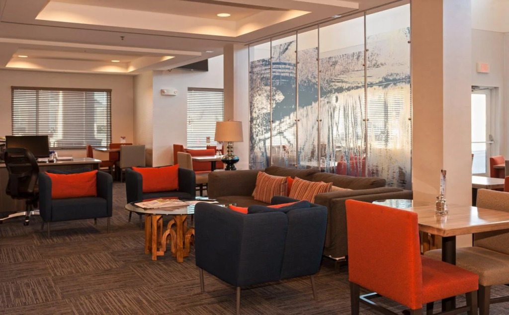 Holiday Inn Express Hotel & Suites Chanhassen by IHG