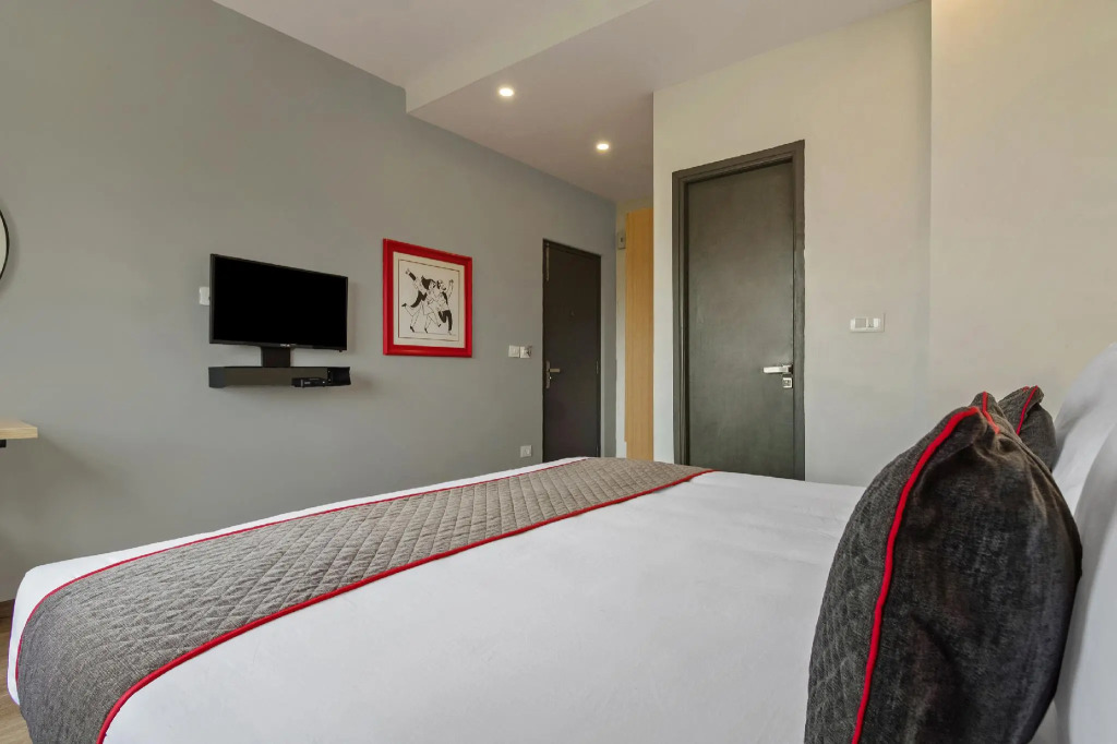 FabHotel White Ridge-SIa Life Hospital, Kondapur