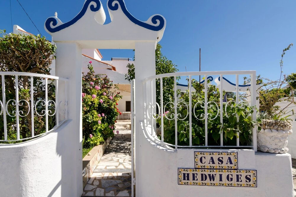 Charming 3BR Villa With Pool in Armação de Pêra