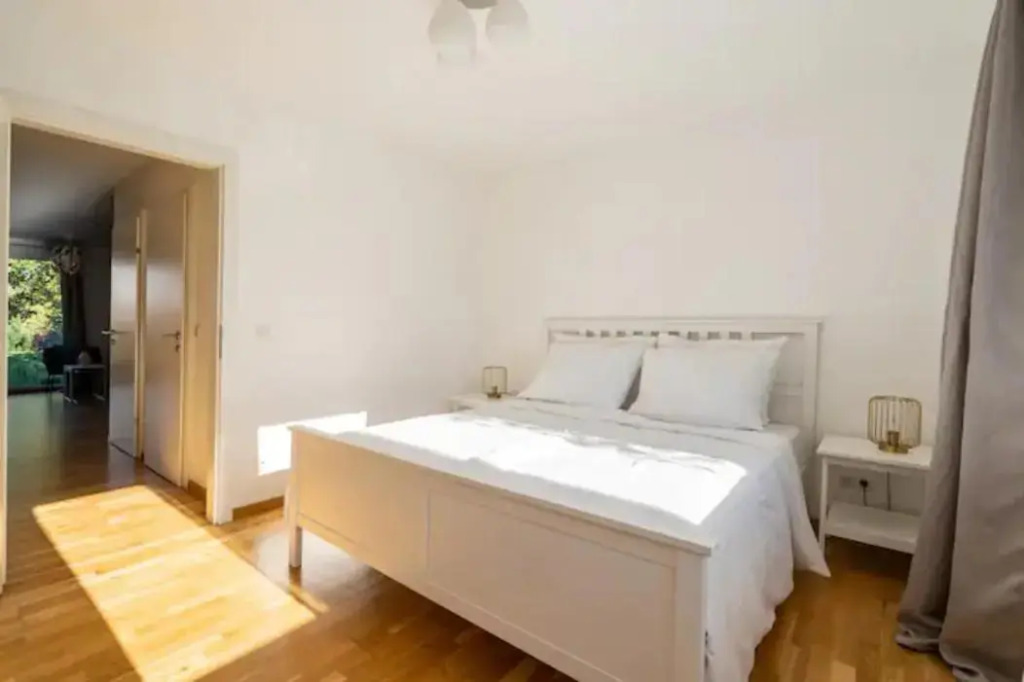 Near Lake Fully Furnished Beautiful Apartment