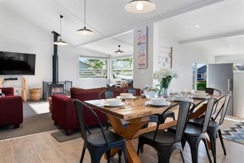 Stunner on Stanley - Wharewaka Holiday Home