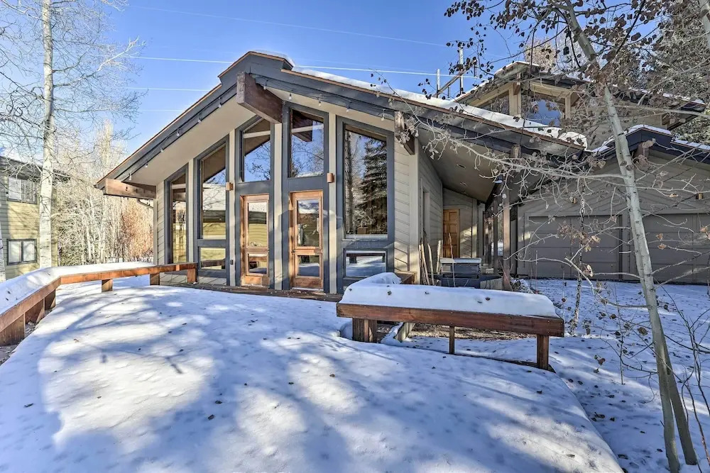 Serene Ski Retreat - 3 Miles to Sun Valley Resort!