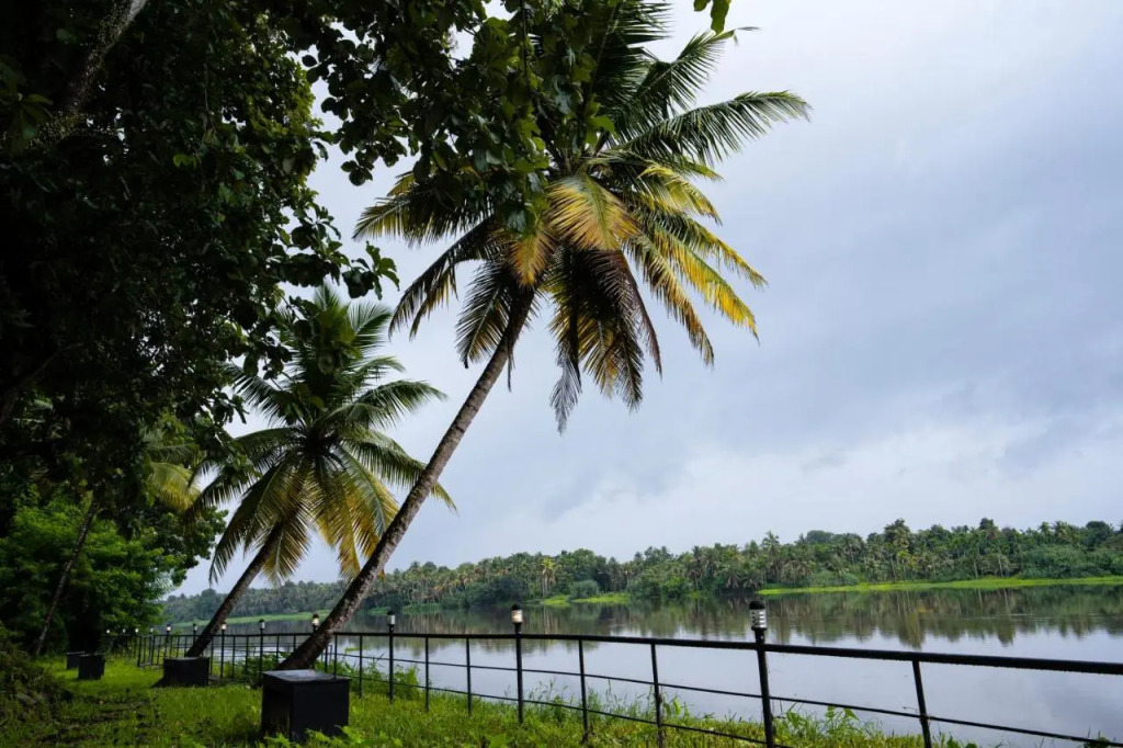 S RIVER RESORTS