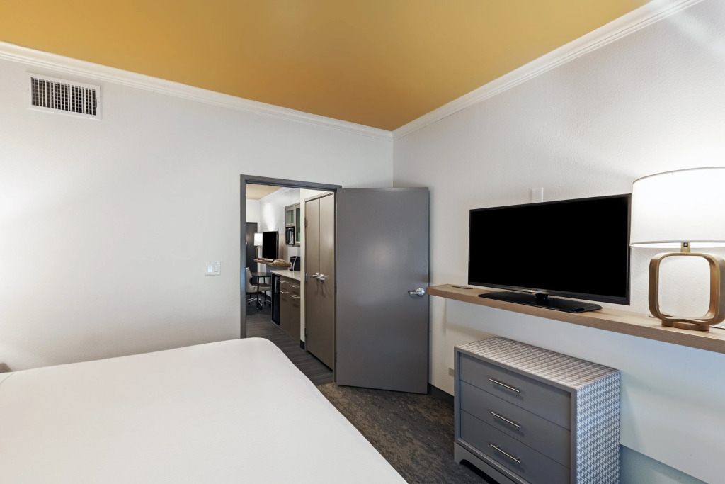 Holiday Inn & Suites McKinney - N Allen by IHG