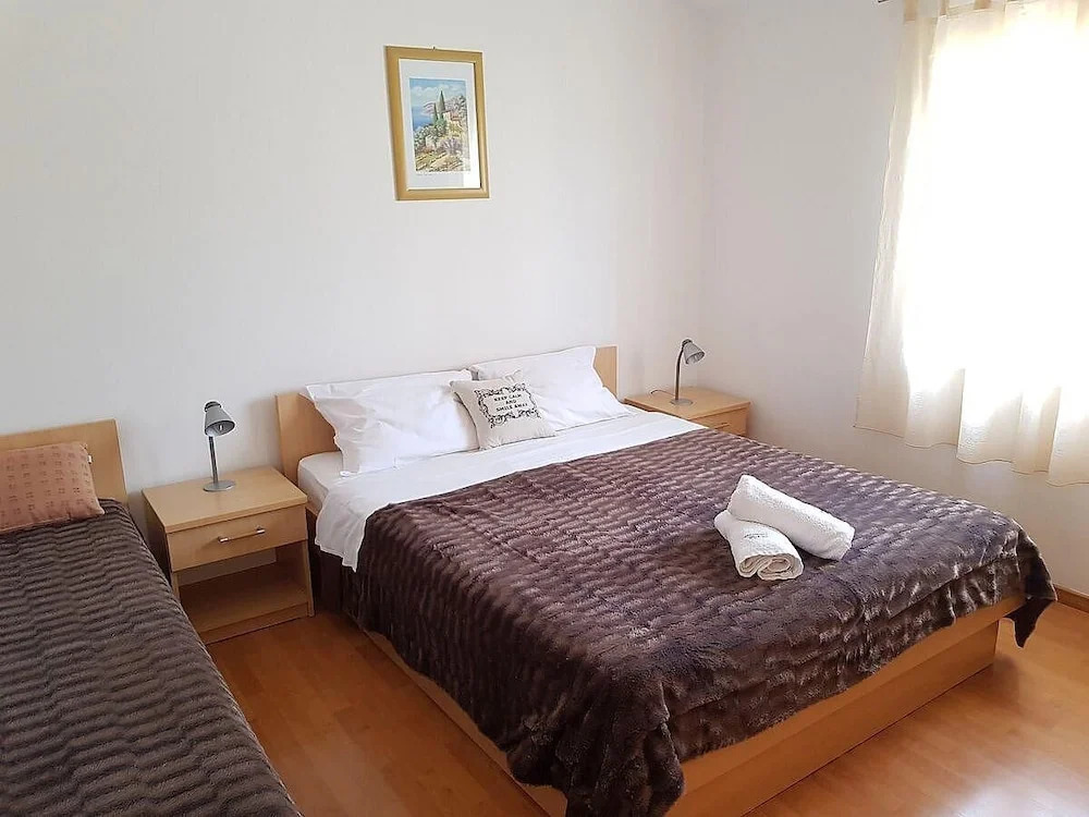 Cozy apartments Neda near the sea