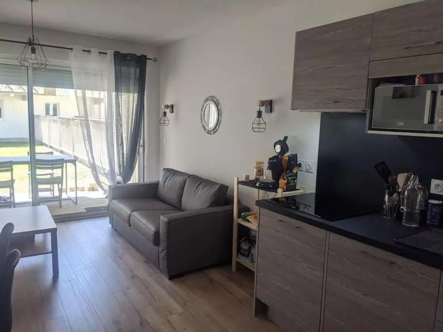 Appartement 200m de l'océan avec piscine extérieure