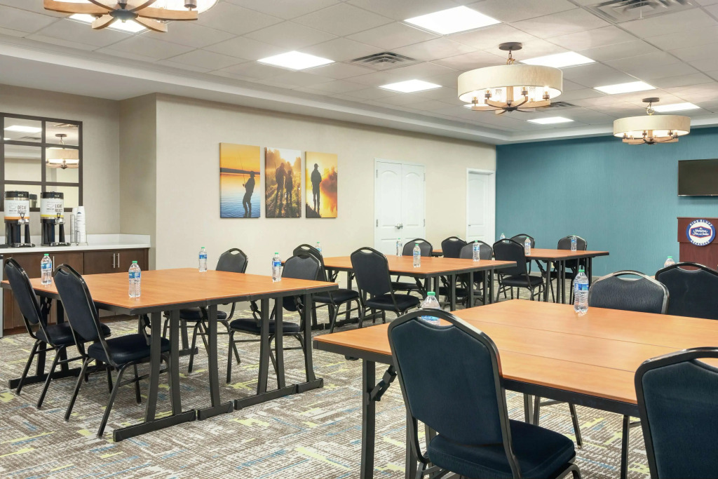 Hampton Inn & Suites Pine Bluff