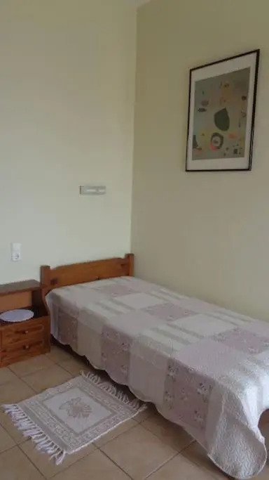 Theo House 1