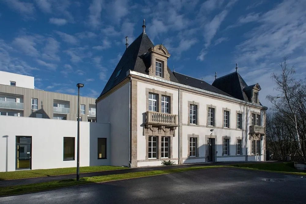 DOMITYS - Manoir Maison Douaud