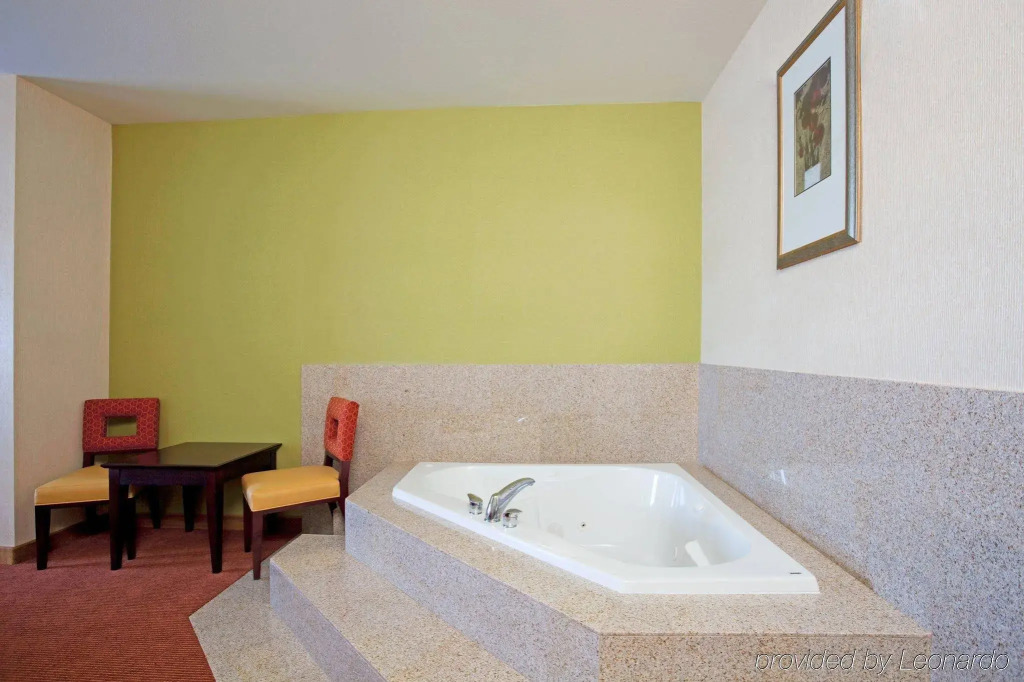 Holiday Inn Express Hotel & Suites Minden by IHG