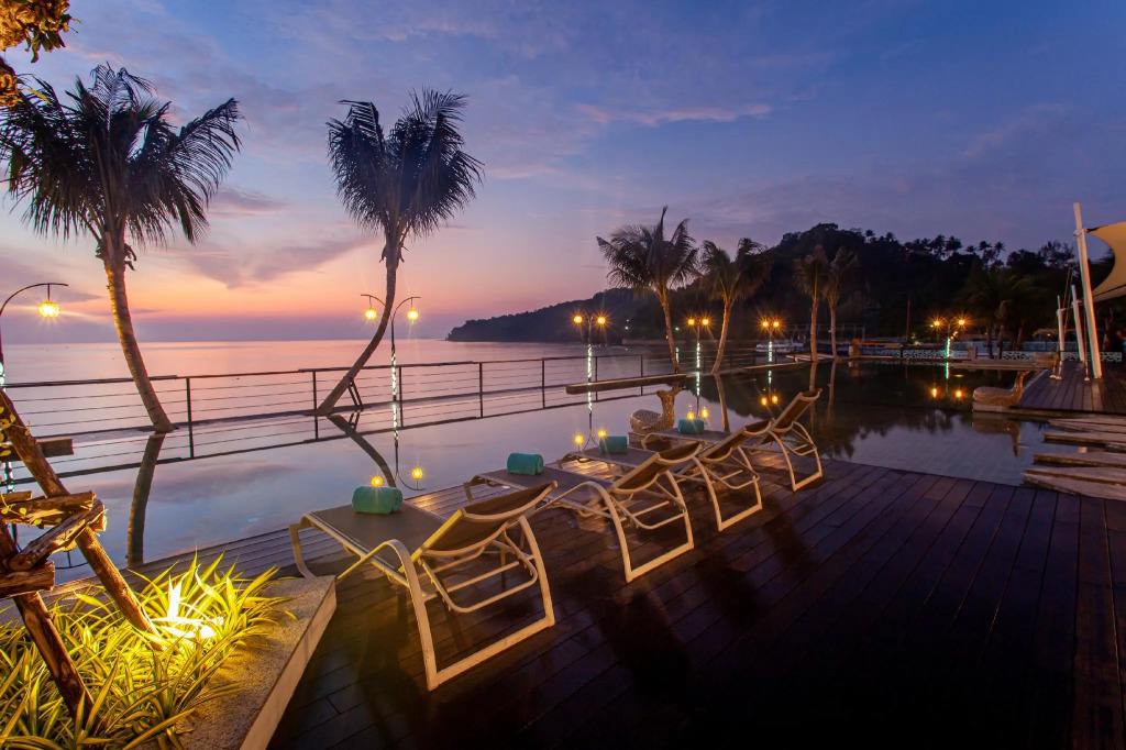 Hotel Tide Phuket Beachfront