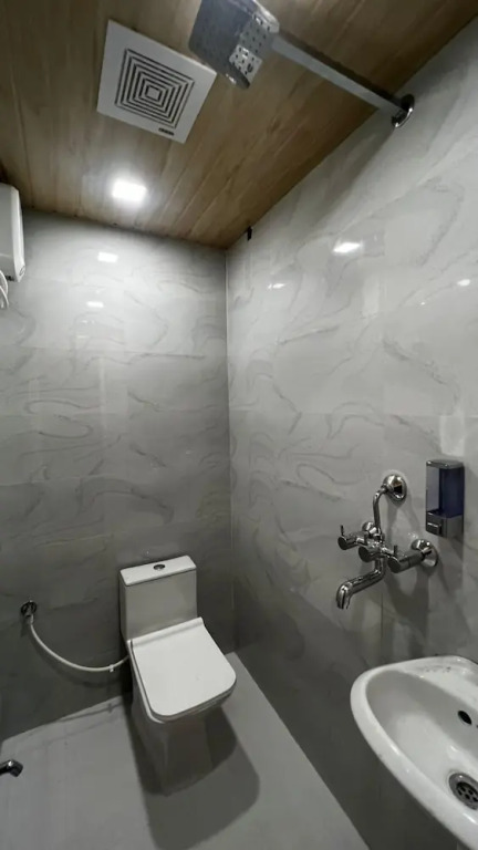Hotel Divyakashi homestay