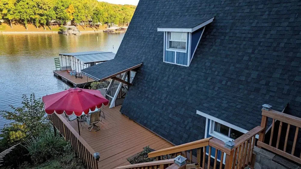 Sunrise Oasis - Enjoy Lakefront Living