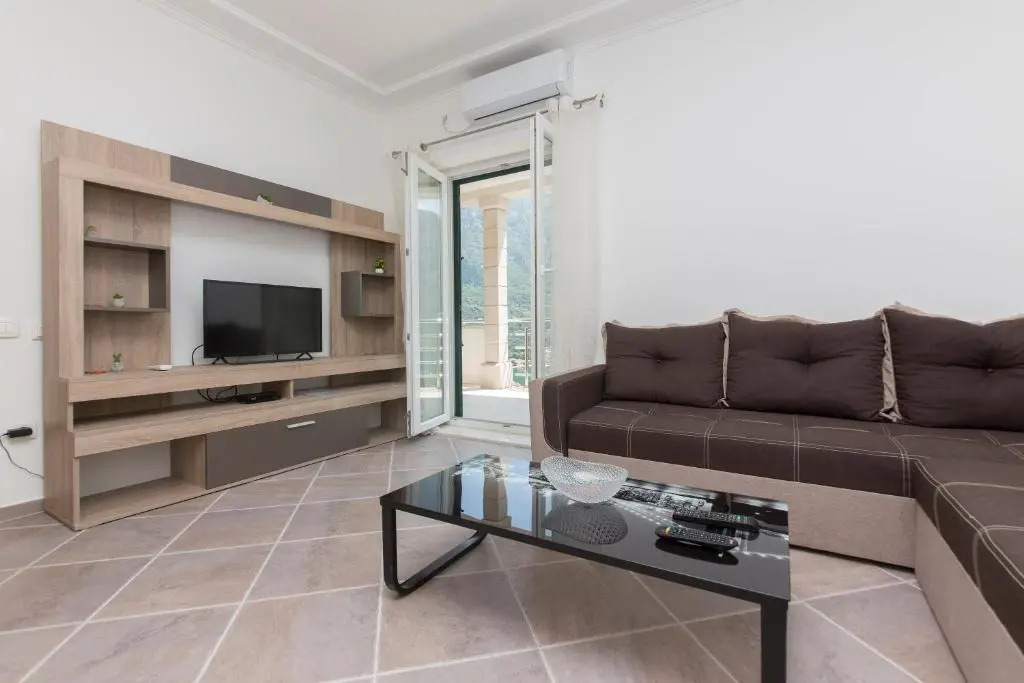 Apartments Kula