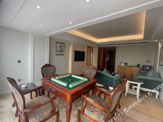 Yuzhou International Hotel