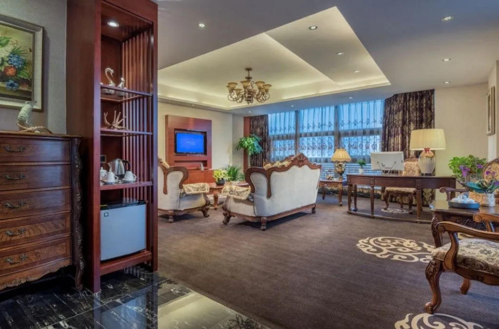 Hua Nian Shi Jia Hotel