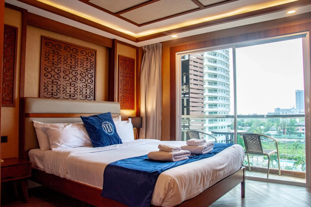 HT9 Hotel