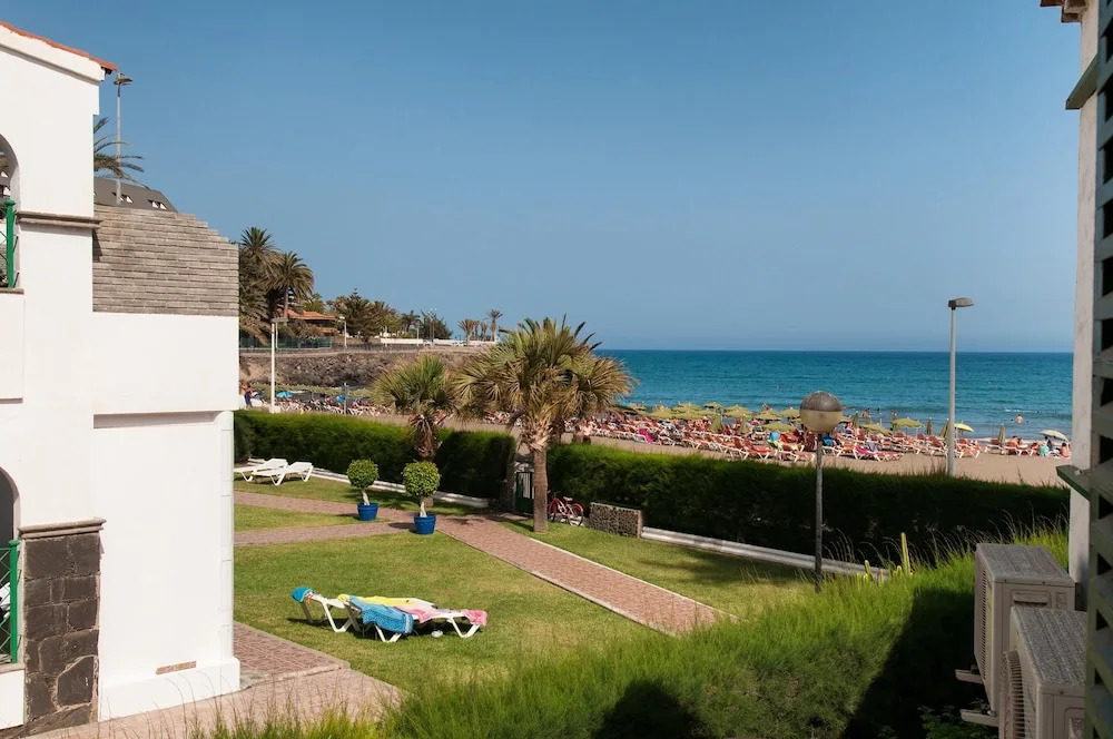 Beachfront Apartment Las Burras FA03 by VillaGranCanaria