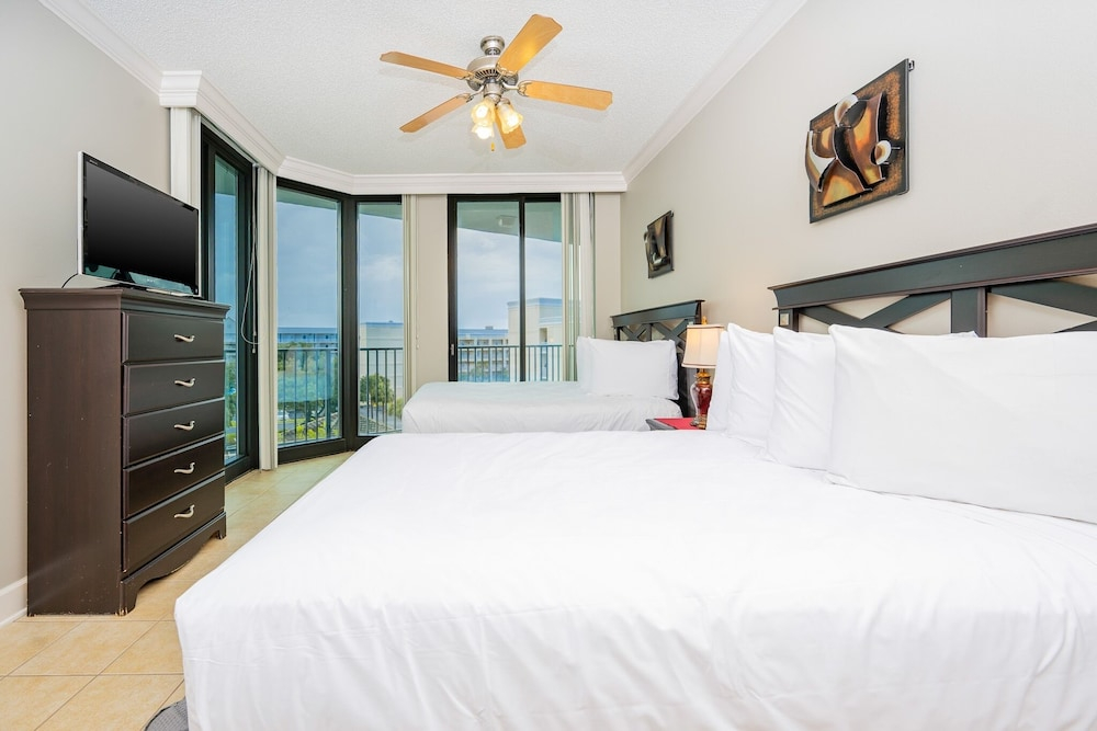 Lighthouse On The Bay 2413 3 Bedroom Condo