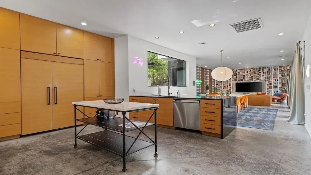 Luxury Group Retreat Near Rainey - Pool, Fire Pit
