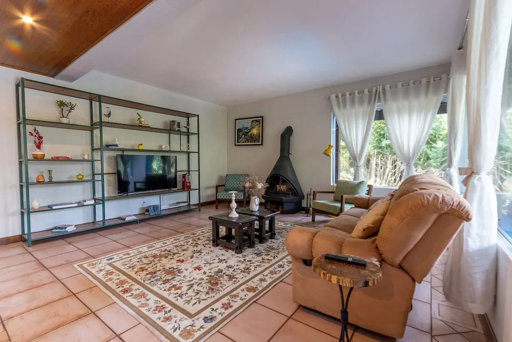 Casa ampla com piscina e churrasqueira