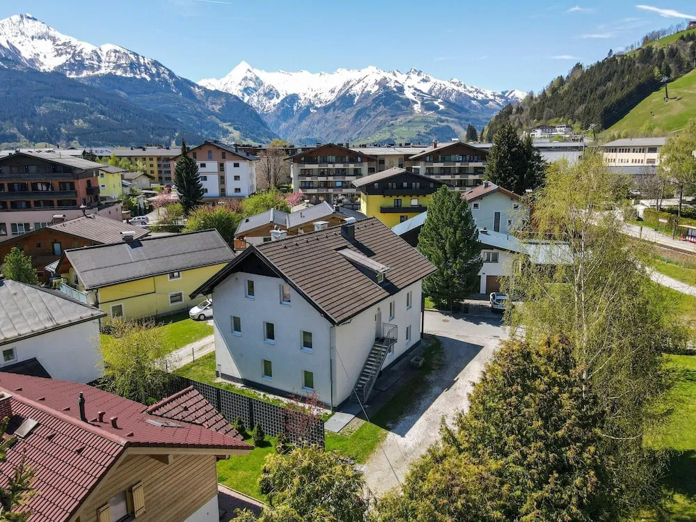 Chalet Love the Alps EG Near ski Lift