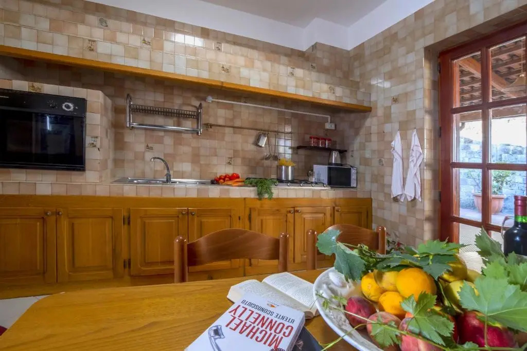 VILLA LA NATURA x6 WITH GARDEN AND FREE PRIVATE PARKING